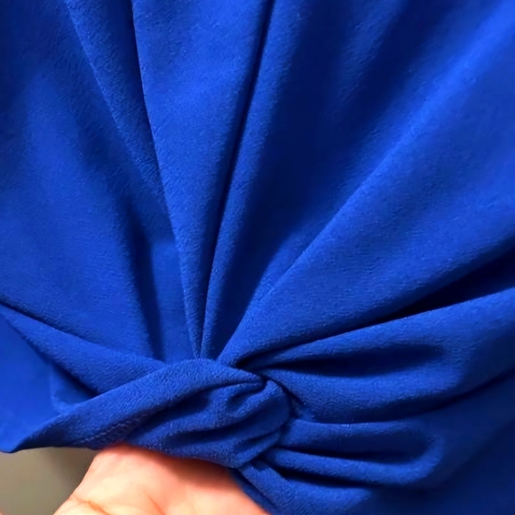 Diana Belle  Sleeveless Knotted Blouse - Picture 4 of 6